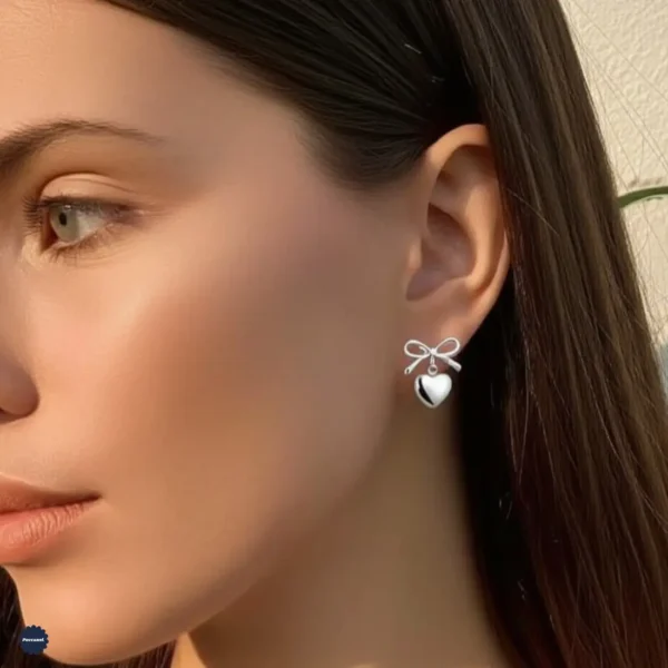 Collier avec pendentif en forme de Papillon & Boucles d'oreilles assorties  • Nabi™ – Image 2